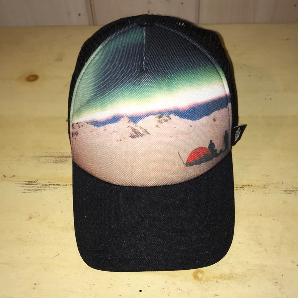 Women’s North Face Trucker Hat